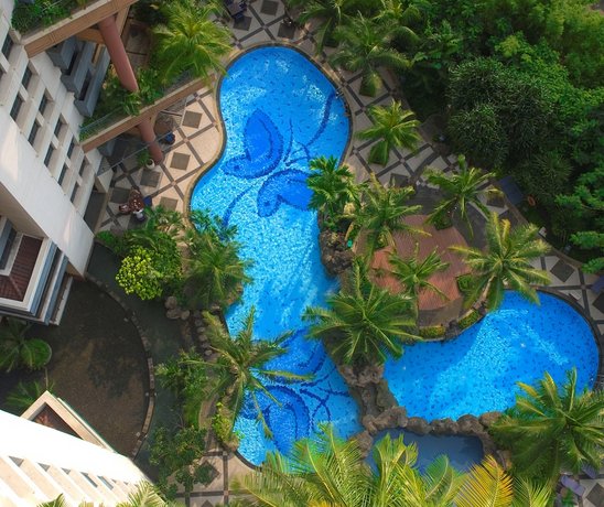 Grand Tropic Suites Hotel
